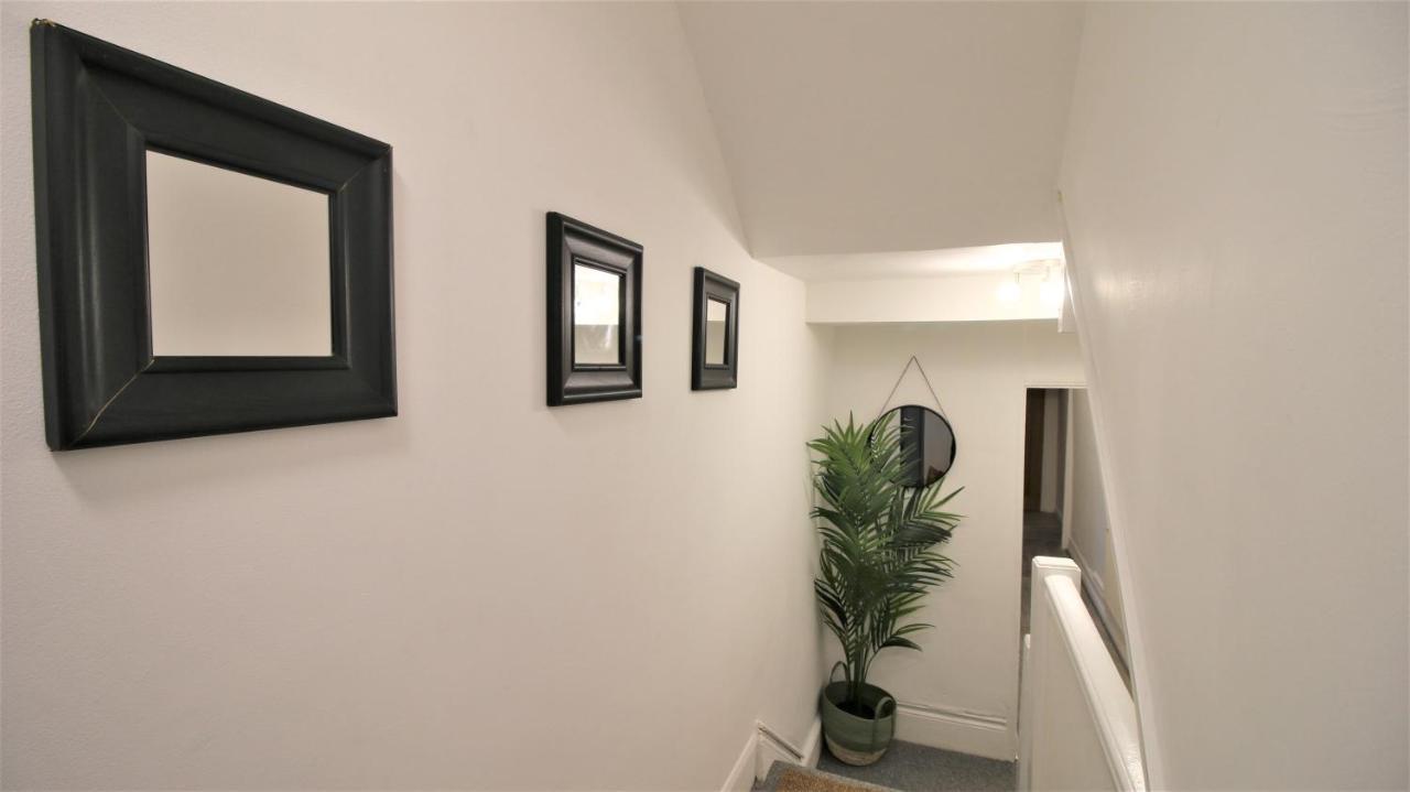 Free Local Parking - Fast Wifi - Sleeps 10 Guests By Property Promise Cardiff Exteriör bild