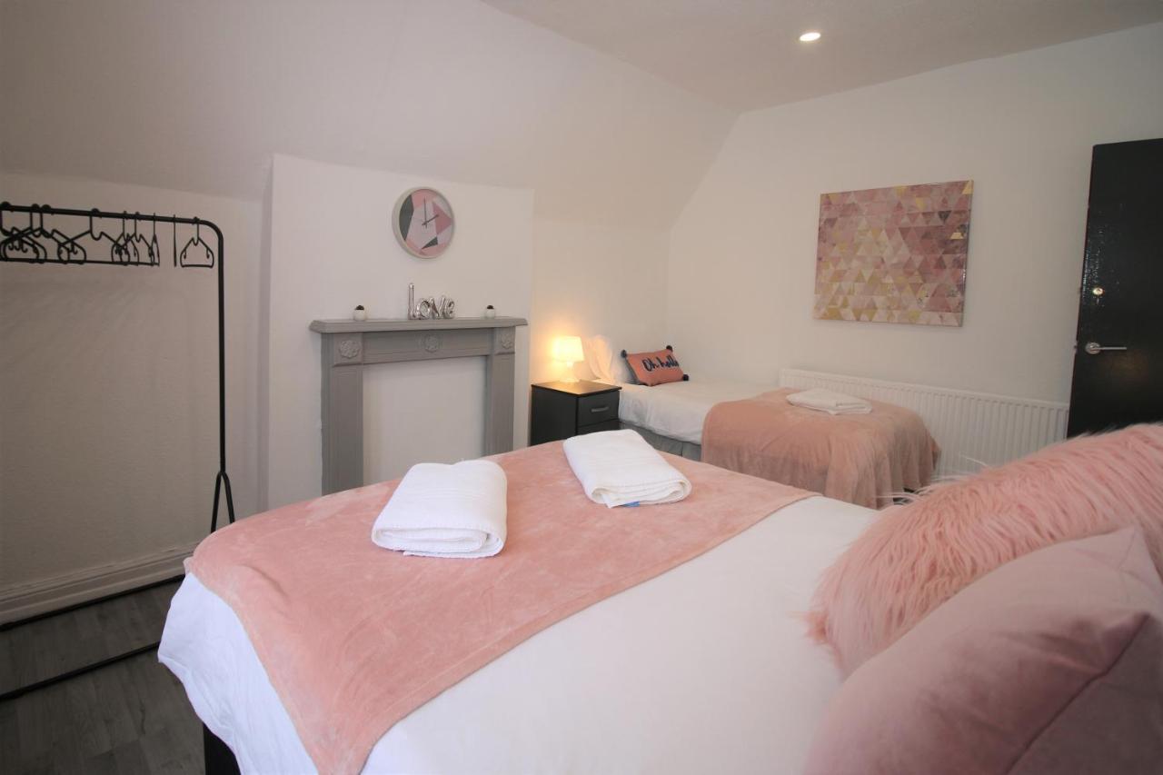 Free Local Parking - Fast Wifi - Sleeps 10 Guests By Property Promise Cardiff Exteriör bild