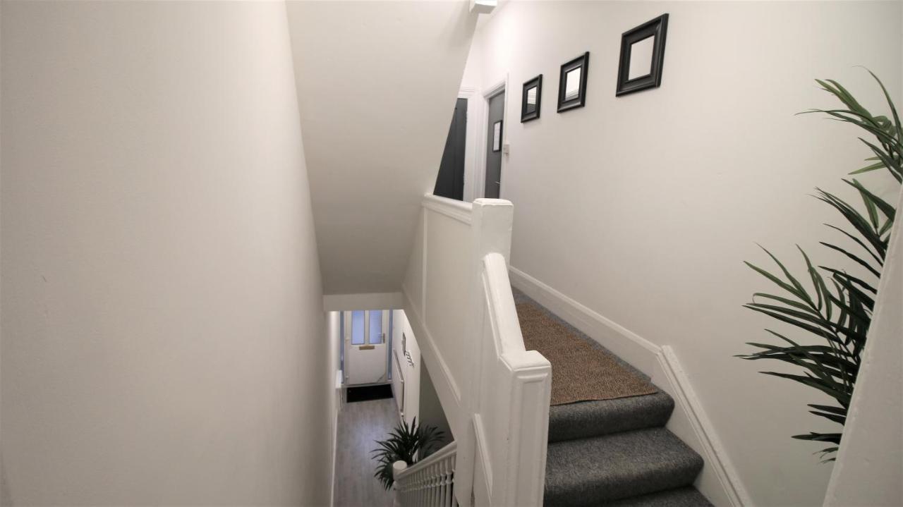 Free Local Parking - Fast Wifi - Sleeps 10 Guests By Property Promise Cardiff Exteriör bild
