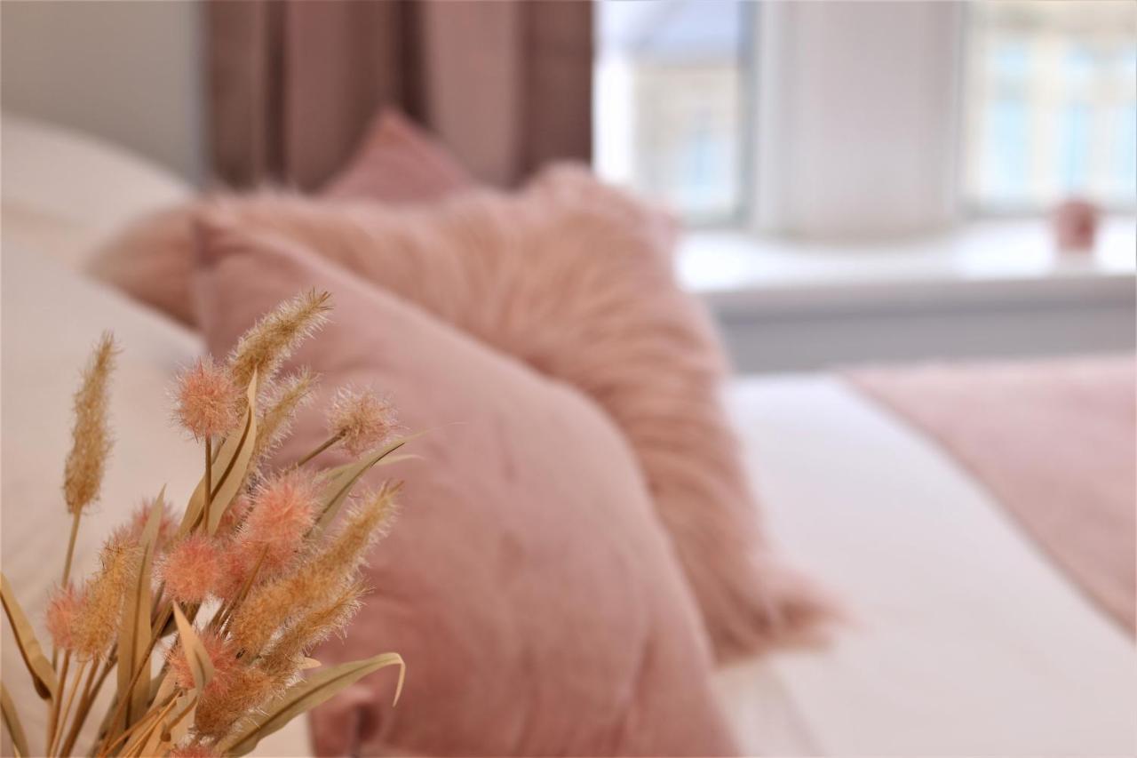 Free Local Parking - Fast Wifi - Sleeps 10 Guests By Property Promise Cardiff Exteriör bild
