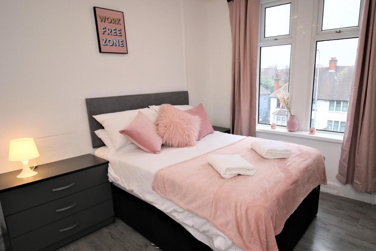 Free Local Parking - Fast Wifi - Sleeps 10 Guests By Property Promise Cardiff Exteriör bild