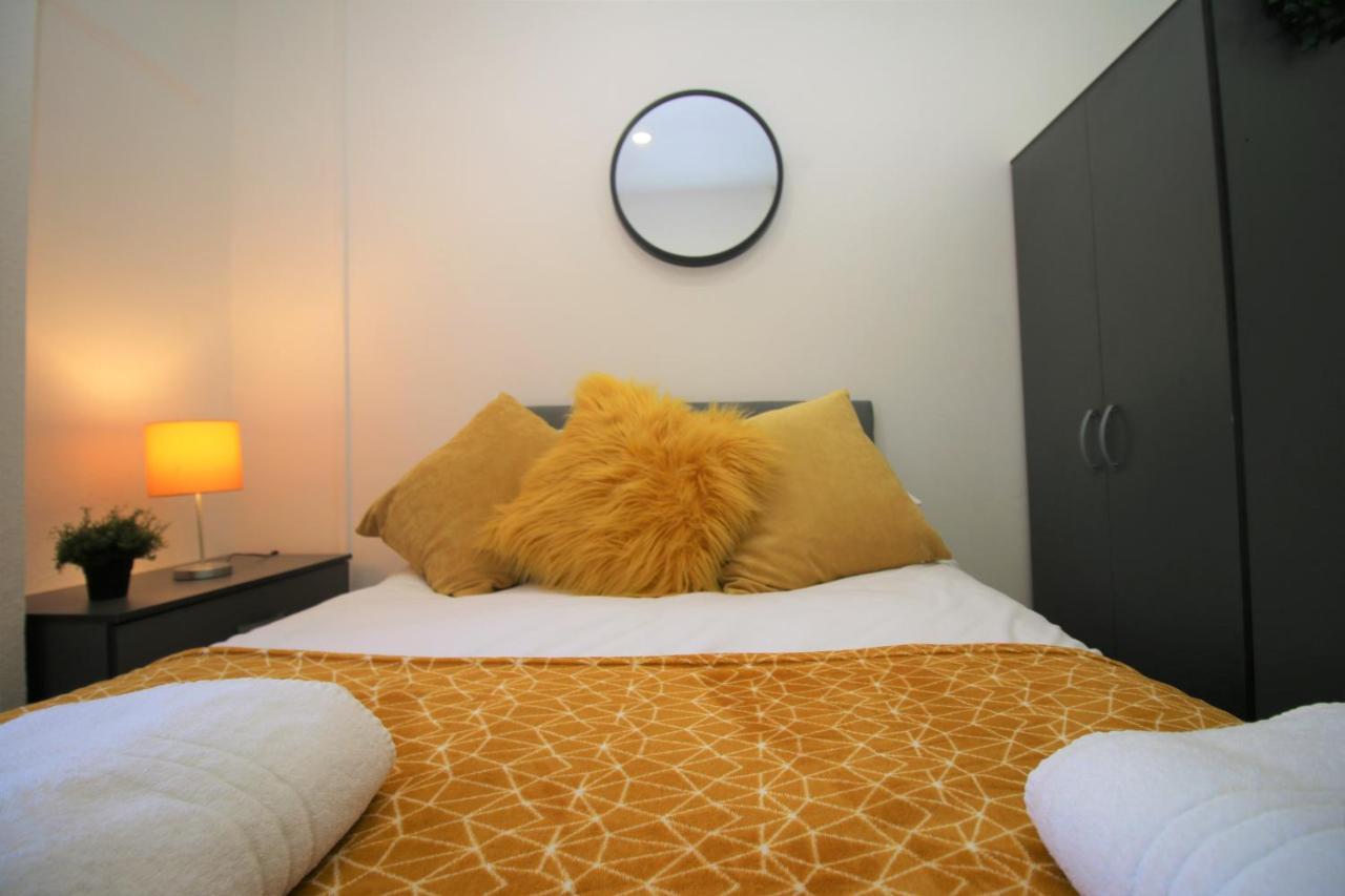 Free Local Parking - Fast Wifi - Sleeps 10 Guests By Property Promise Cardiff Exteriör bild