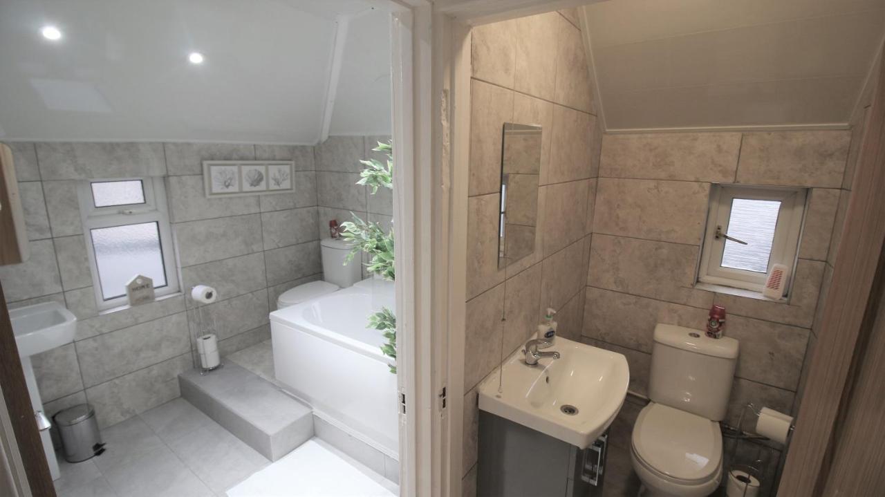 Free Local Parking - Fast Wifi - Sleeps 10 Guests By Property Promise Cardiff Exteriör bild