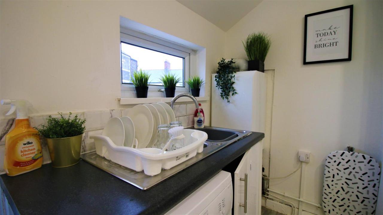 Free Local Parking - Fast Wifi - Sleeps 10 Guests By Property Promise Cardiff Exteriör bild